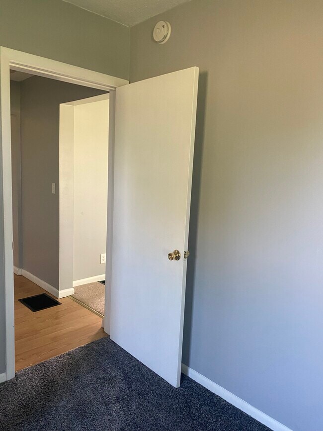 Building Photo - 11790 23 Mile Rd