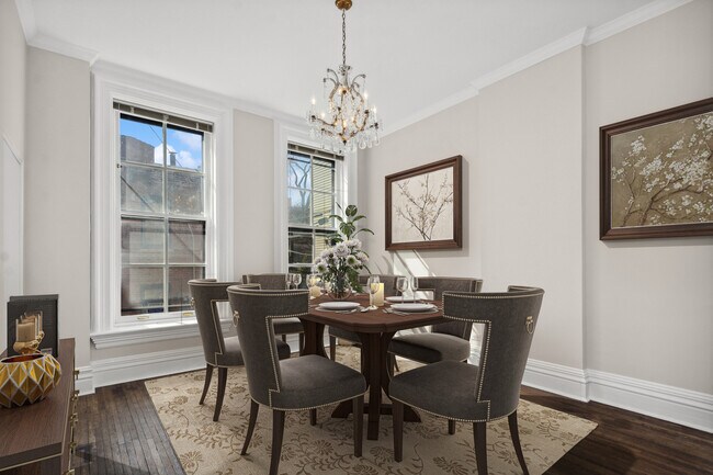 Building Photo - 545 W Belden Ave