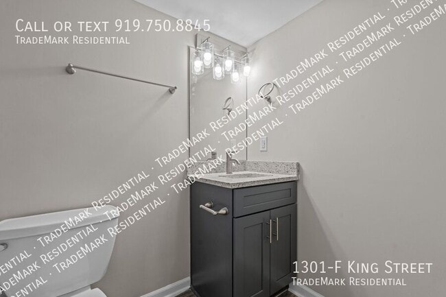 Building Photo - 1301 King St