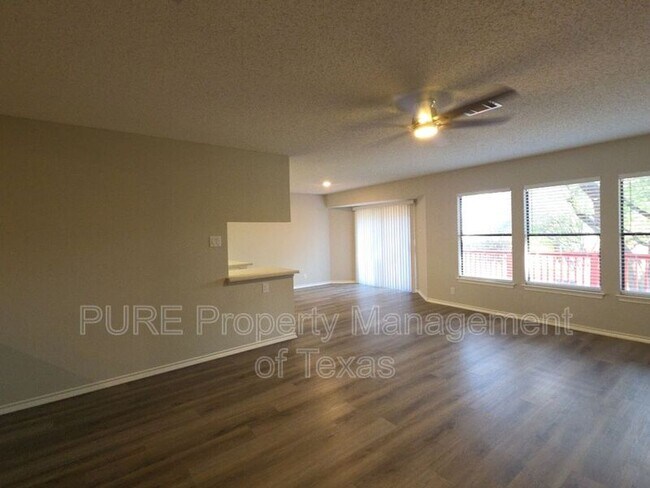 Building Photo - 1406 Bullhill Cove