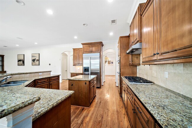 Building Photo - 4321 Jim West St