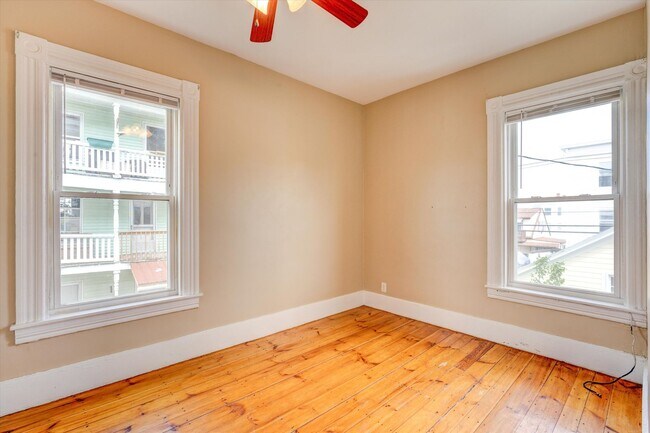 Building Photo - 475 Rimmon St
