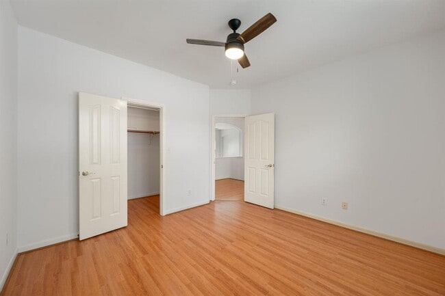 Building Photo - 6920 Larue Belle Cove