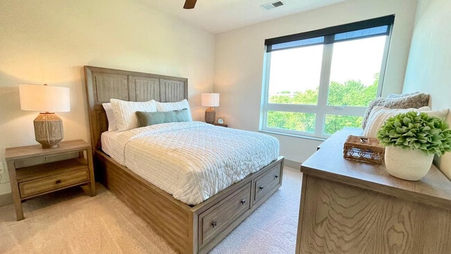 Building Photo - 7480 Carriage Hills Dr