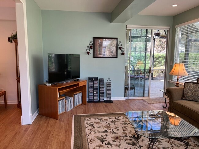 Building Photo - Two-Bedroom, Two-Bath Unfurnished Home in Sun City