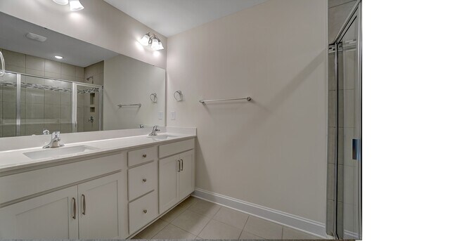 Building Photo - 2310 Creekmere Ln