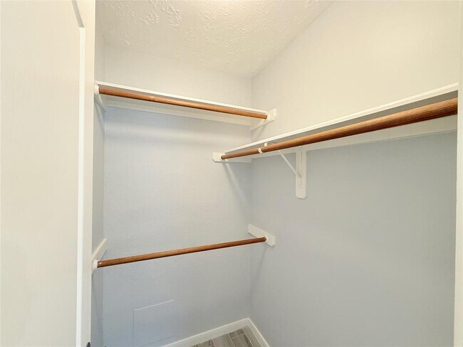 Building Photo - 4231 Lake Terrace Ct