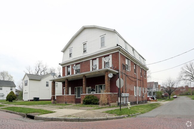 Building Photo - 167 Chittenden St