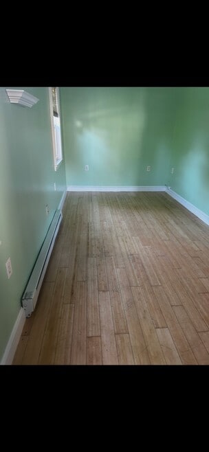 Building Photo - 15 Corwin St