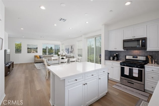 Building Photo - 151 Steely