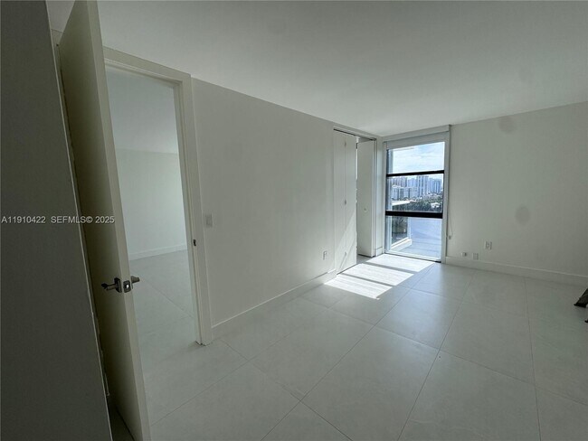 Building Photo - 3625 N Country Club Dr