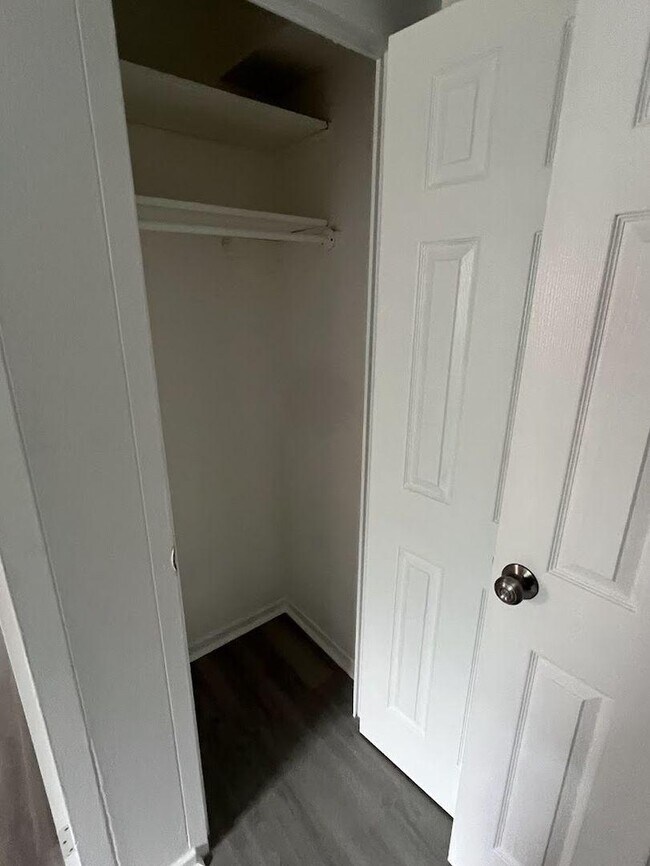 Building Photo - 1 bedroom in Chicago IL 60626
