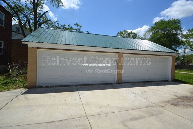 Building Photo - 6941 Mulberry St