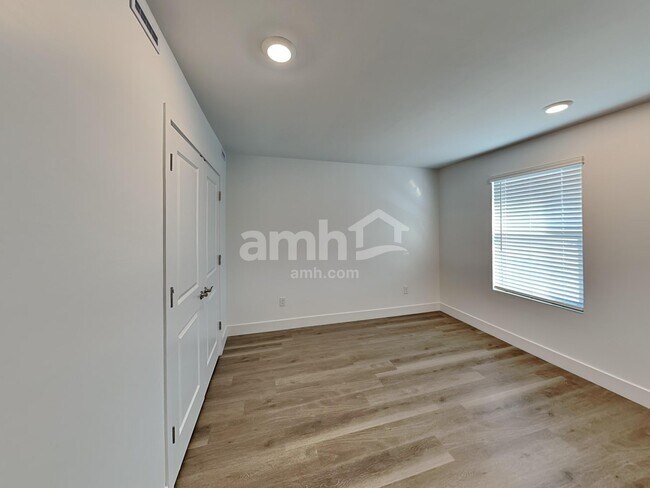 Building Photo - 6461 E Paseo Baranda