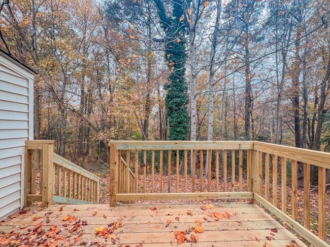 Building Photo - 32 Fox Hill Dr