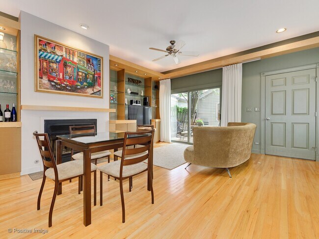 Building Photo - Rarely available single family home for rent in the Southport Corridor!