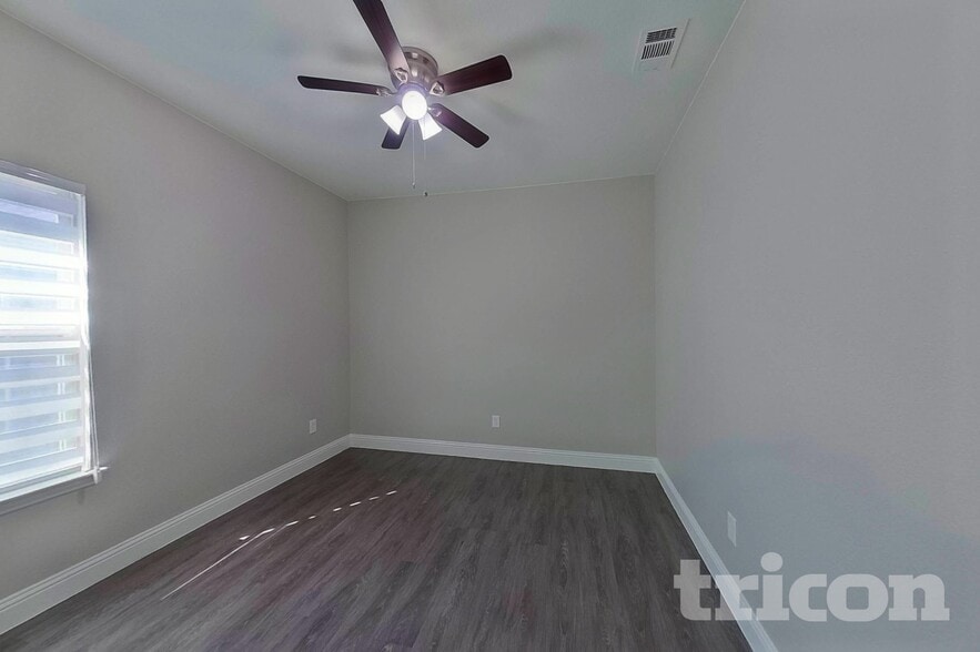 Building Photo - 1908 Carrington Dr