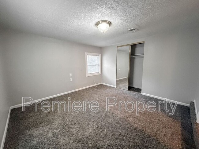 Building Photo - 2409 Mc Kinley Ave