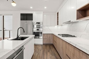 Primary Photo - 29 Woodford St