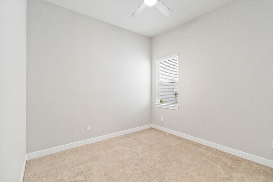 Building Photo - 13823 Tybee Beach Ln