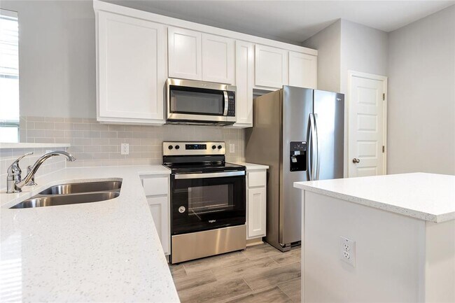 Building Photo - 141 Quiet Man Dr