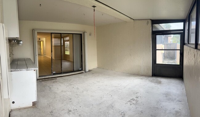 Building Photo - 139 Sparrow Dr