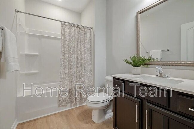 Building Photo - 113 Fenway St