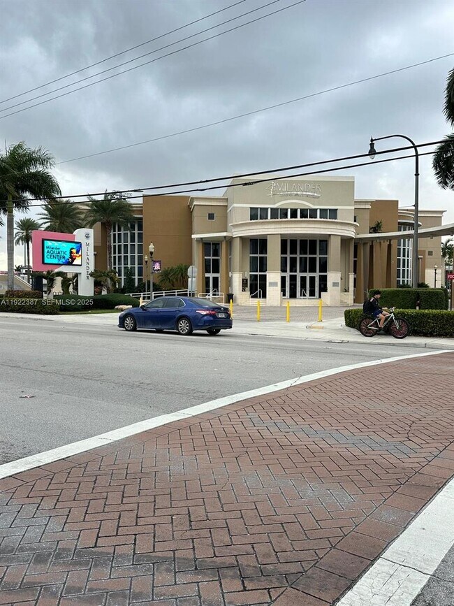 Building Photo - 4655 Palm Ave