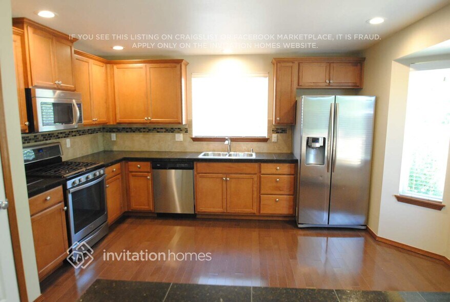 Building Photo - 7011 85th Ave NE