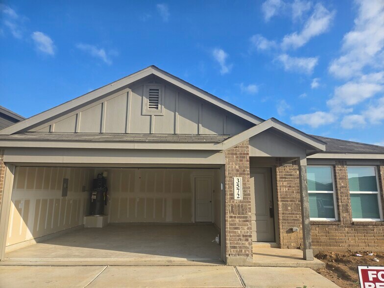 Building Photo - 3572 Canyon Rdg
