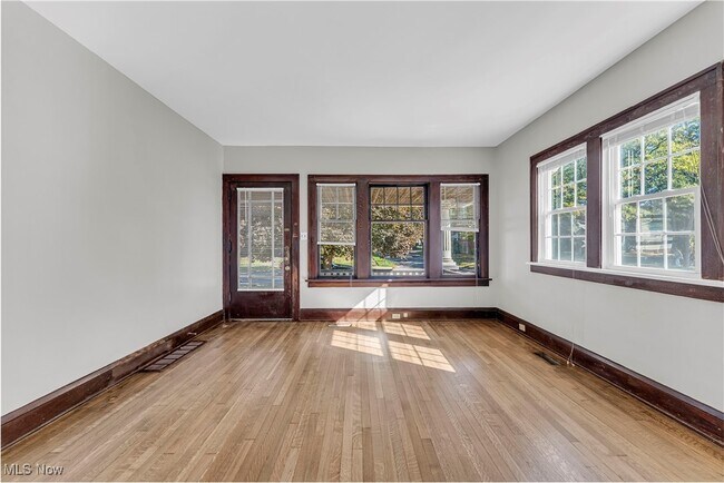 Building Photo - 4654 E 93rd St