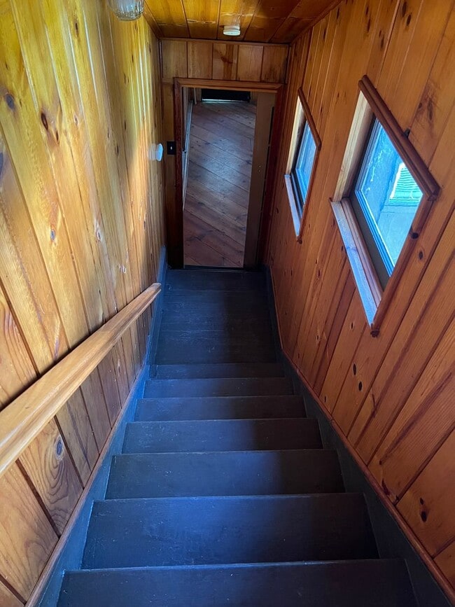 Building Photo - River Pines Home