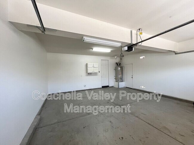 Building Photo - 62806 Kitetail Dr