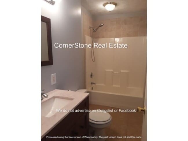 Building Photo - 837 Fresno Dr
