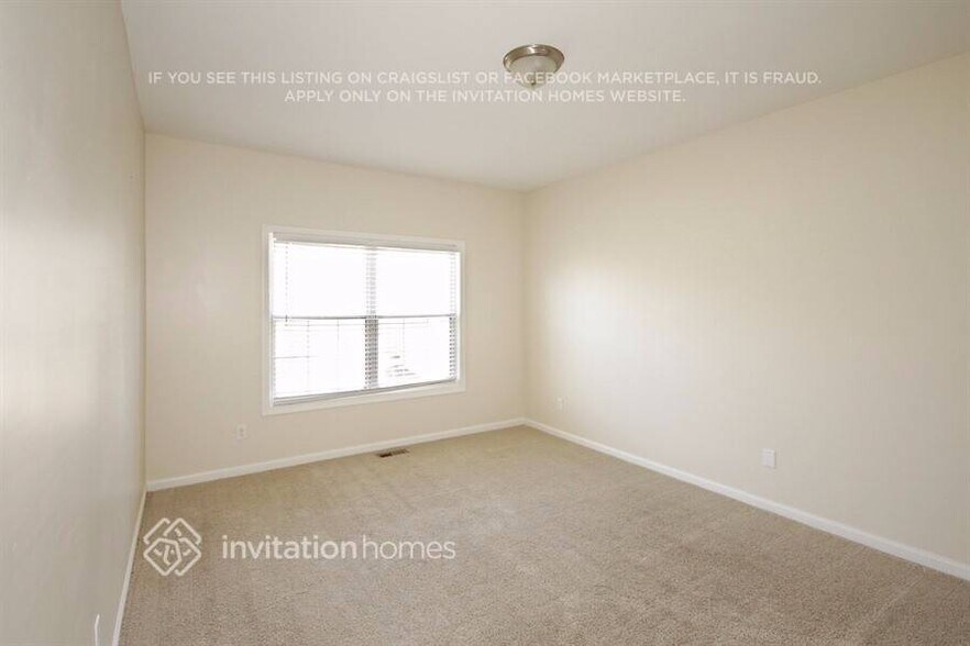 Building Photo - 7120 Thoreau Cir