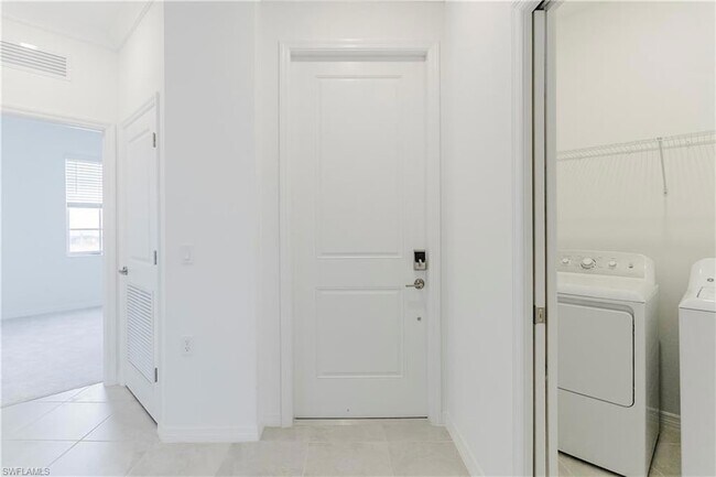 Building Photo - 5527 Double Eagle Cir