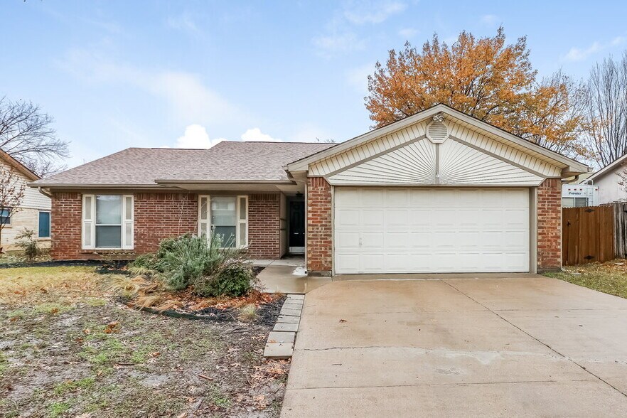 Primary Photo - 3924 Windflower Ln