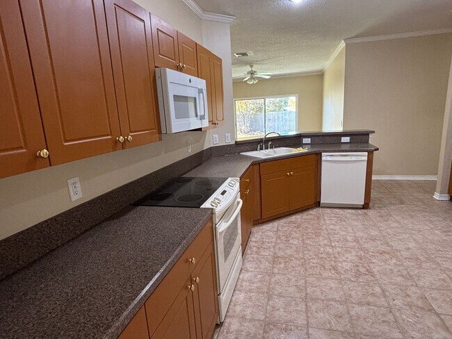 Building Photo - 3421 Cherry Ridge Rd