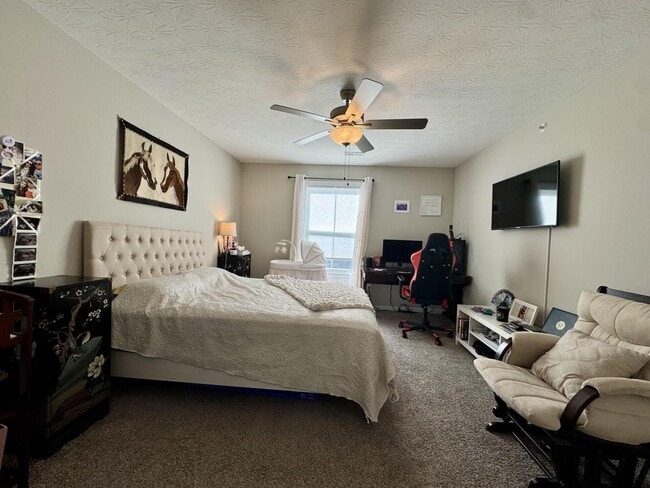 Building Photo - 2506 Crosshill Dr