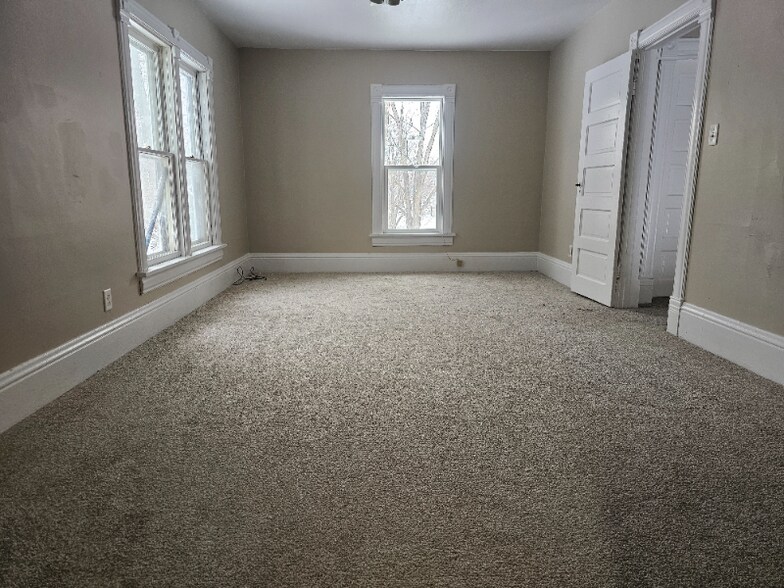 Building Photo - 107 S Hawley St