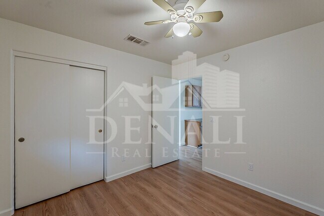 Building Photo - 3980 E Pinon Ct