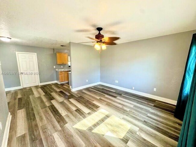 Building Photo - 2026 Schooner Dr