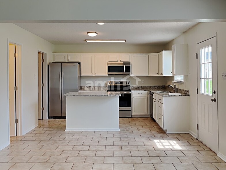 Building Photo - 10275 Holly Berry Cir