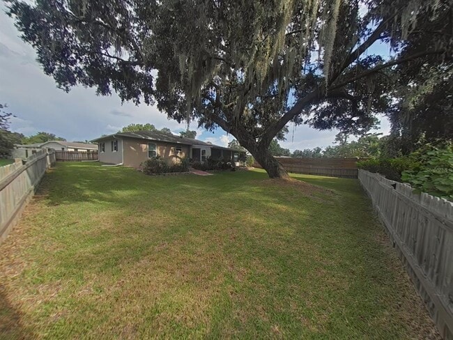 Building Photo - 930 Cedar Cir