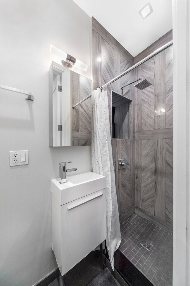 Building Photo - 30 NY-25