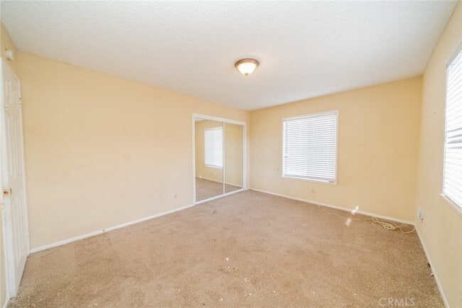 Building Photo - 17433 Sultana St