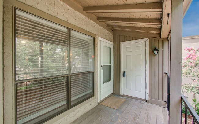 Building Photo - 5711 Sugar Hill Dr