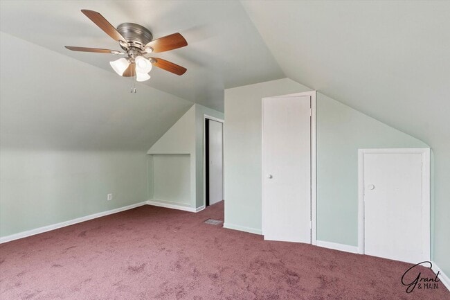 Building Photo - $1400 3 bedroom bungalow