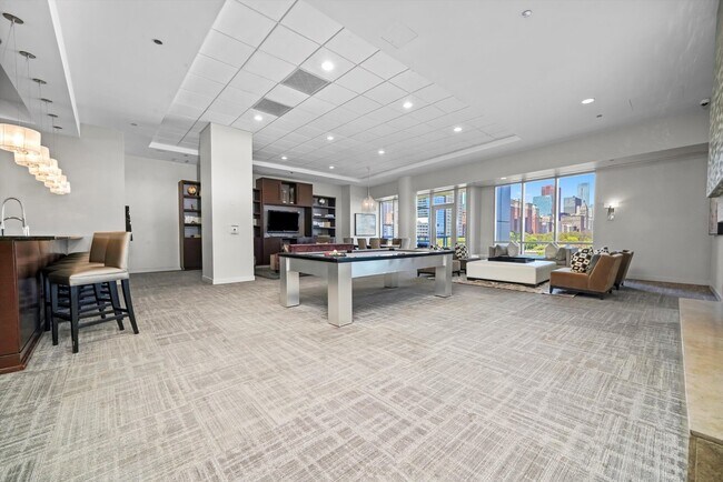 Building Photo - 1201 S Prairie Ave