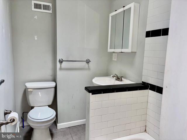 Building Photo - 5118 Delancey St